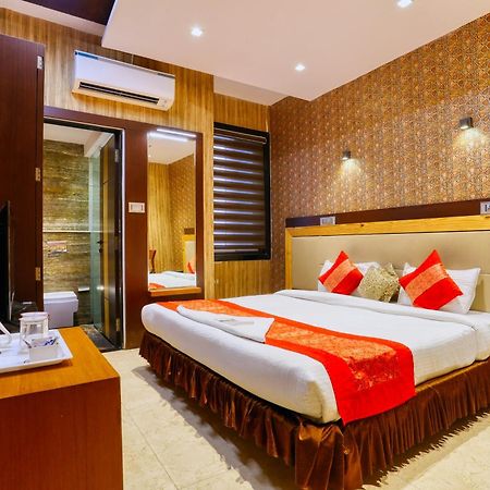 The Ashoka Hotel Indore Extérieur photo