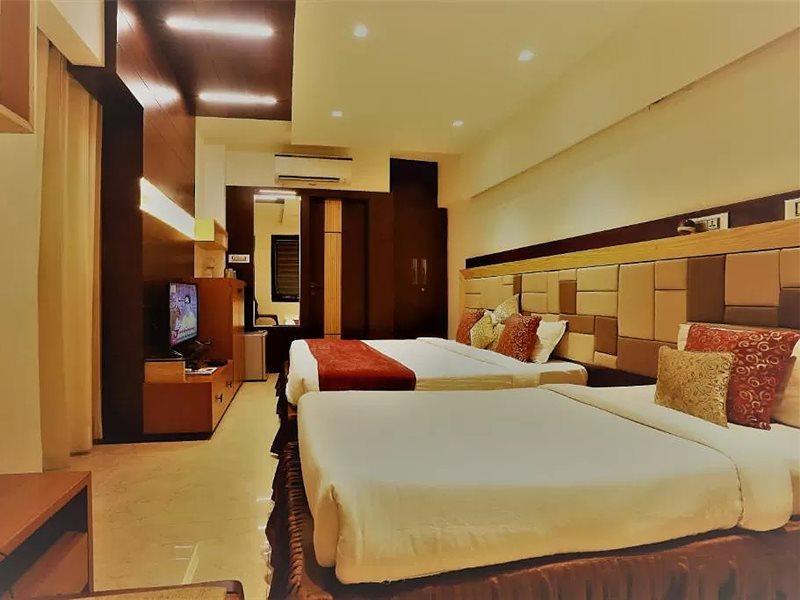 The Ashoka Hotel Indore Extérieur photo