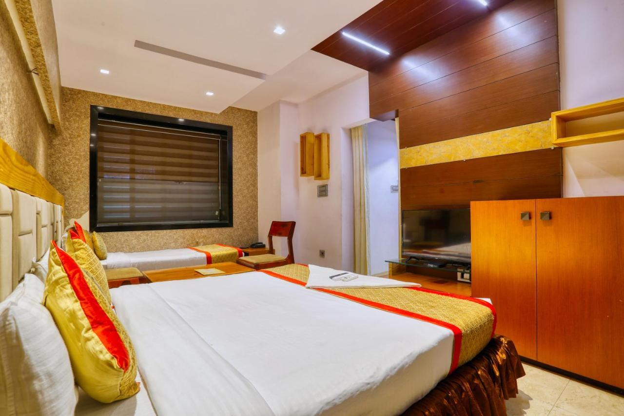 The Ashoka Hotel Indore Extérieur photo