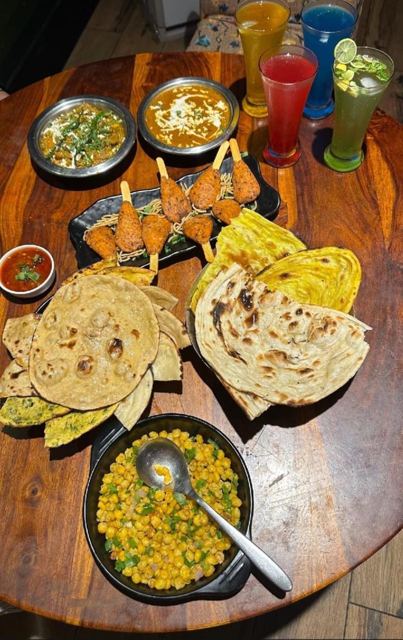 The Ashoka Hotel Indore Extérieur photo