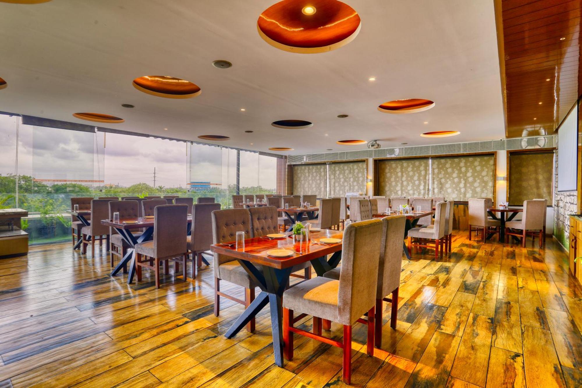 The Ashoka Hotel Indore Extérieur photo
