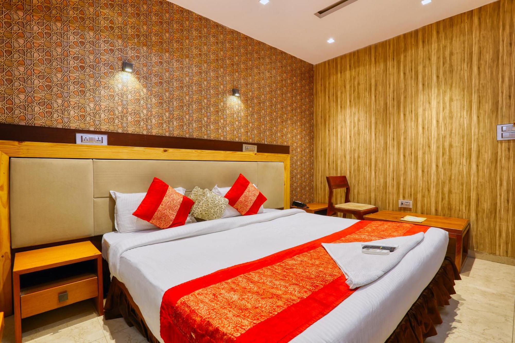 The Ashoka Hotel Indore Extérieur photo