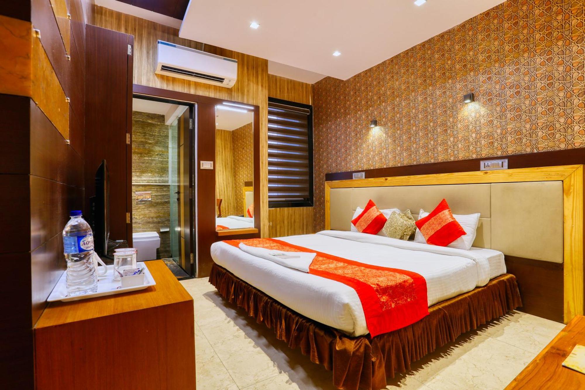 The Ashoka Hotel Indore Extérieur photo