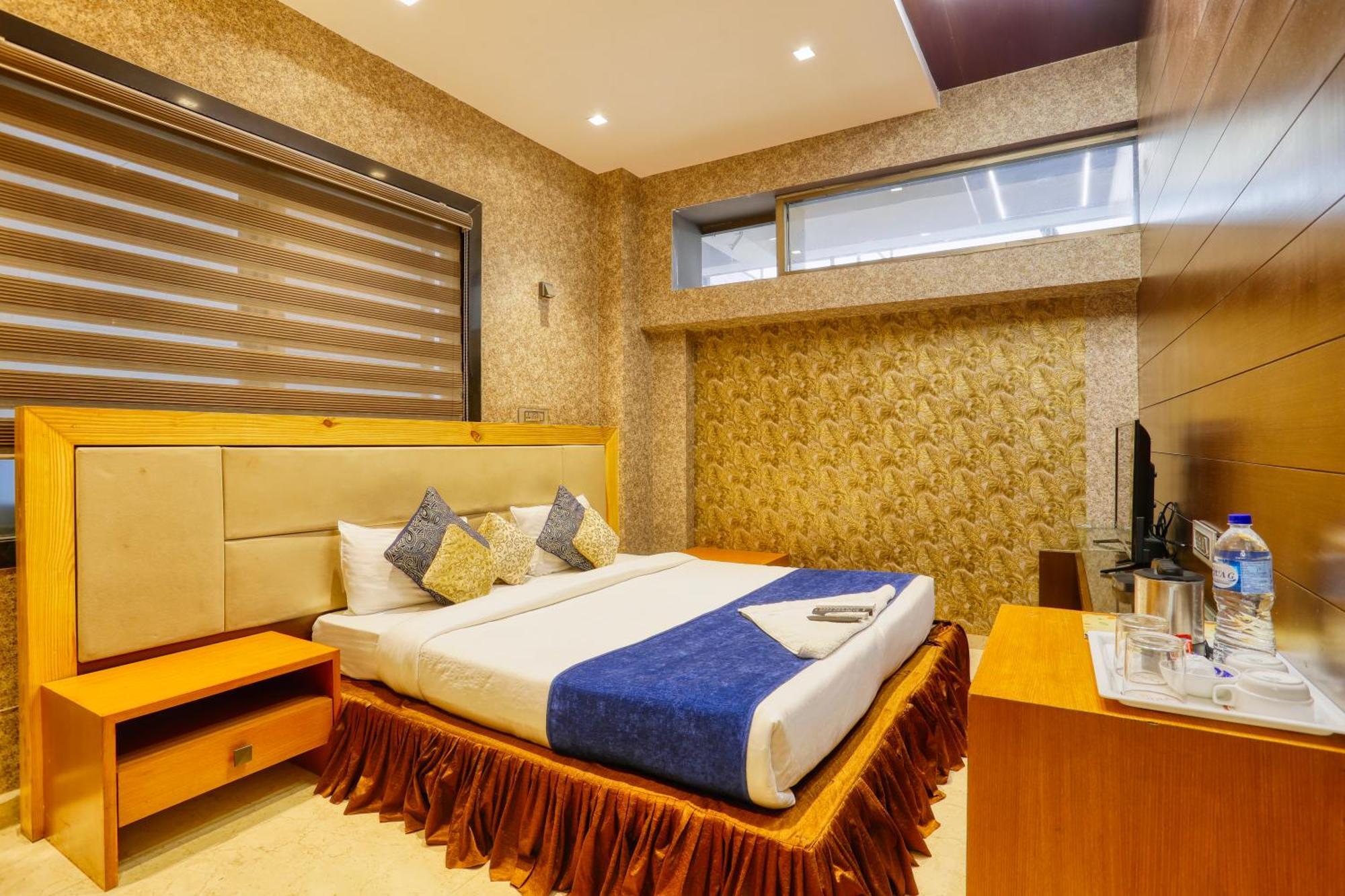 The Ashoka Hotel Indore Extérieur photo