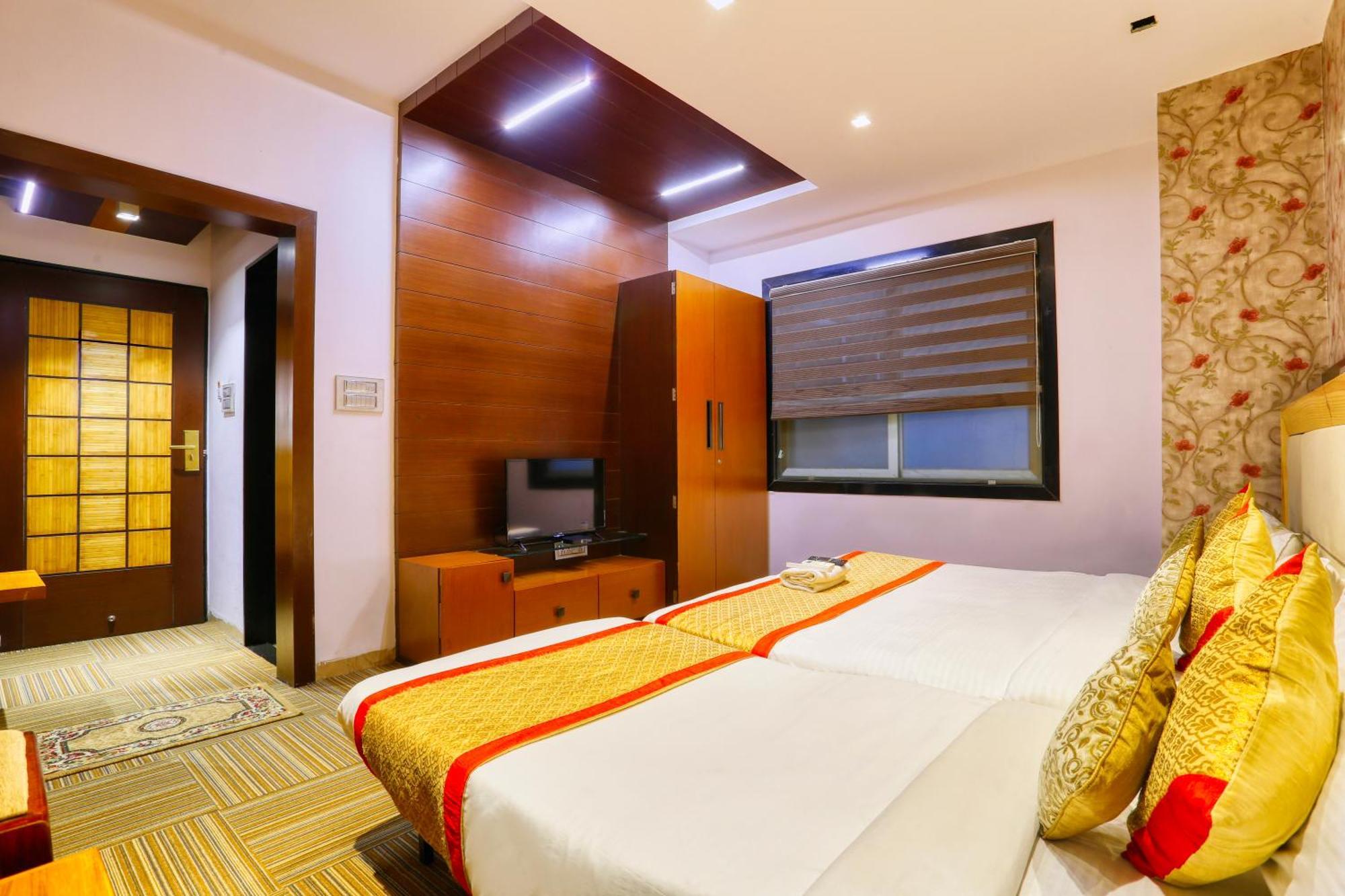 The Ashoka Hotel Indore Extérieur photo