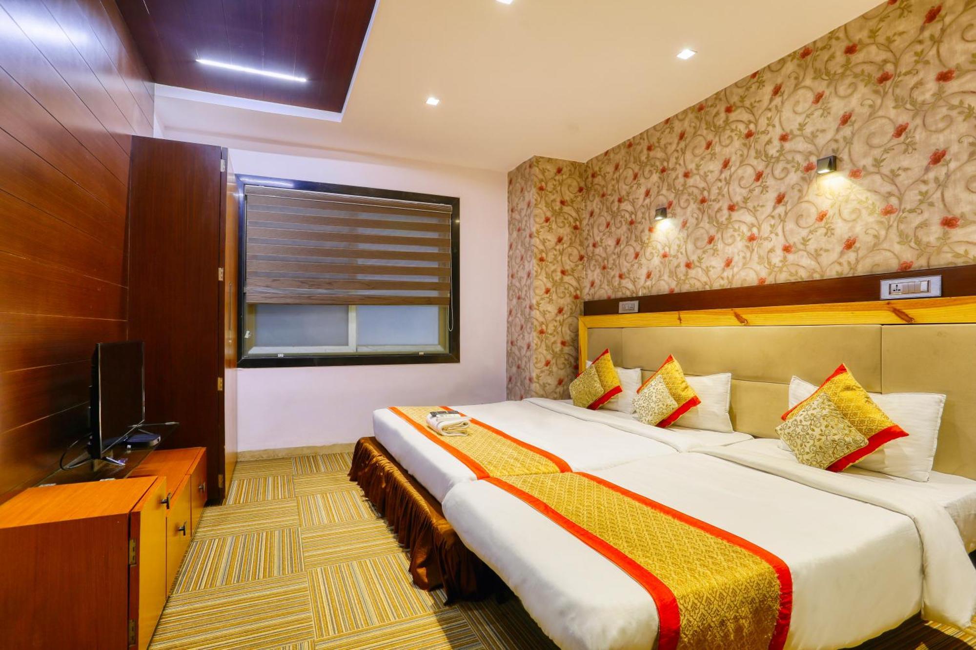The Ashoka Hotel Indore Extérieur photo