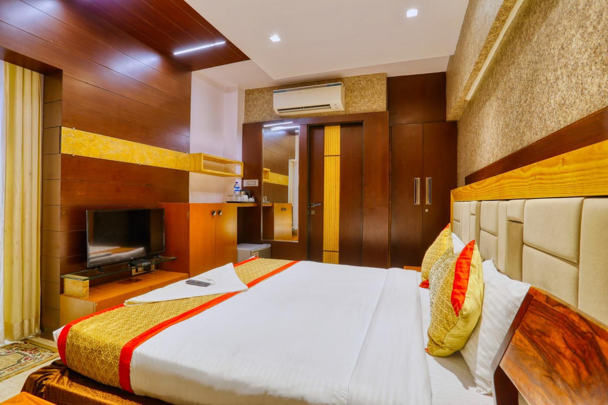 The Ashoka Hotel Indore Extérieur photo