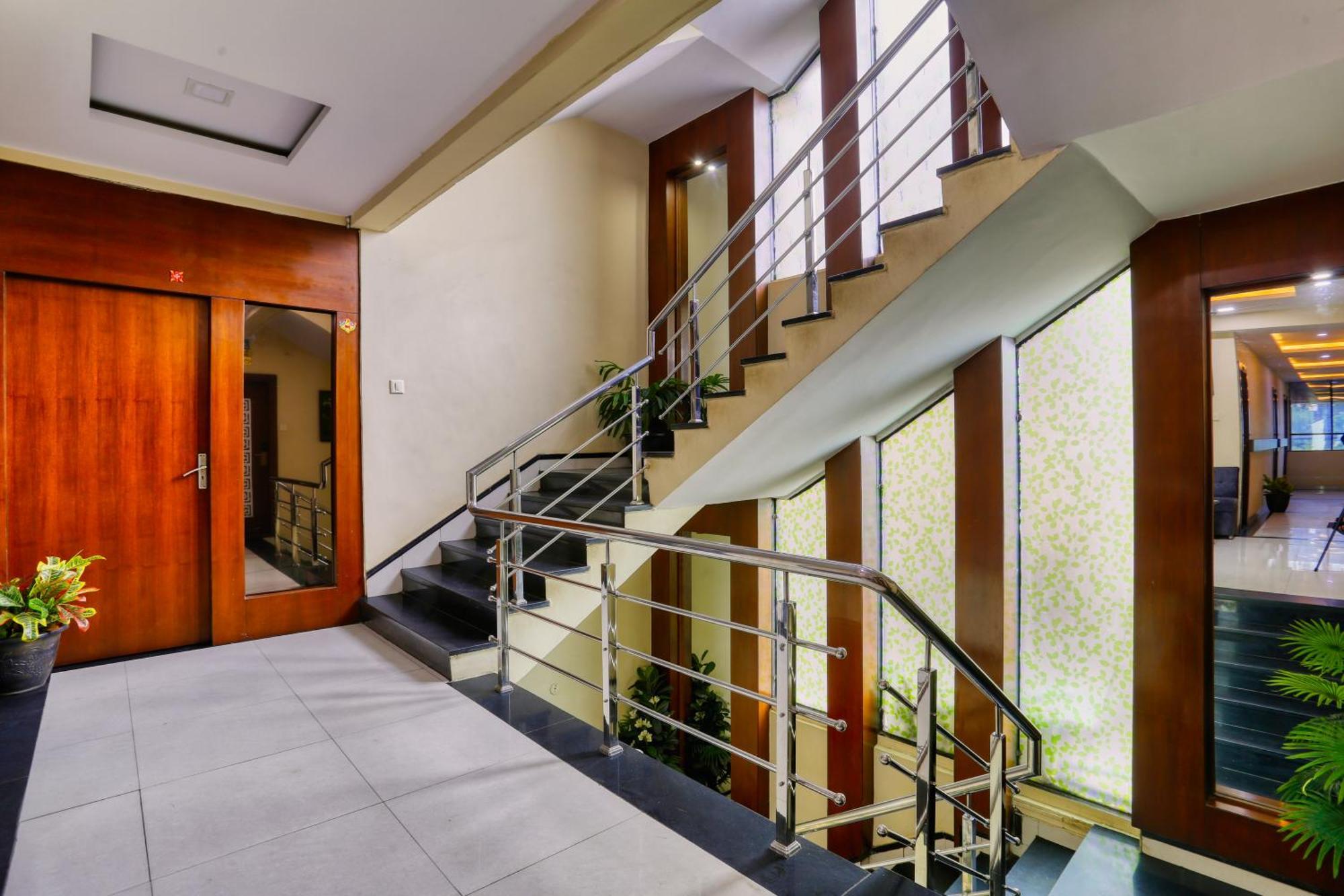 The Ashoka Hotel Indore Extérieur photo