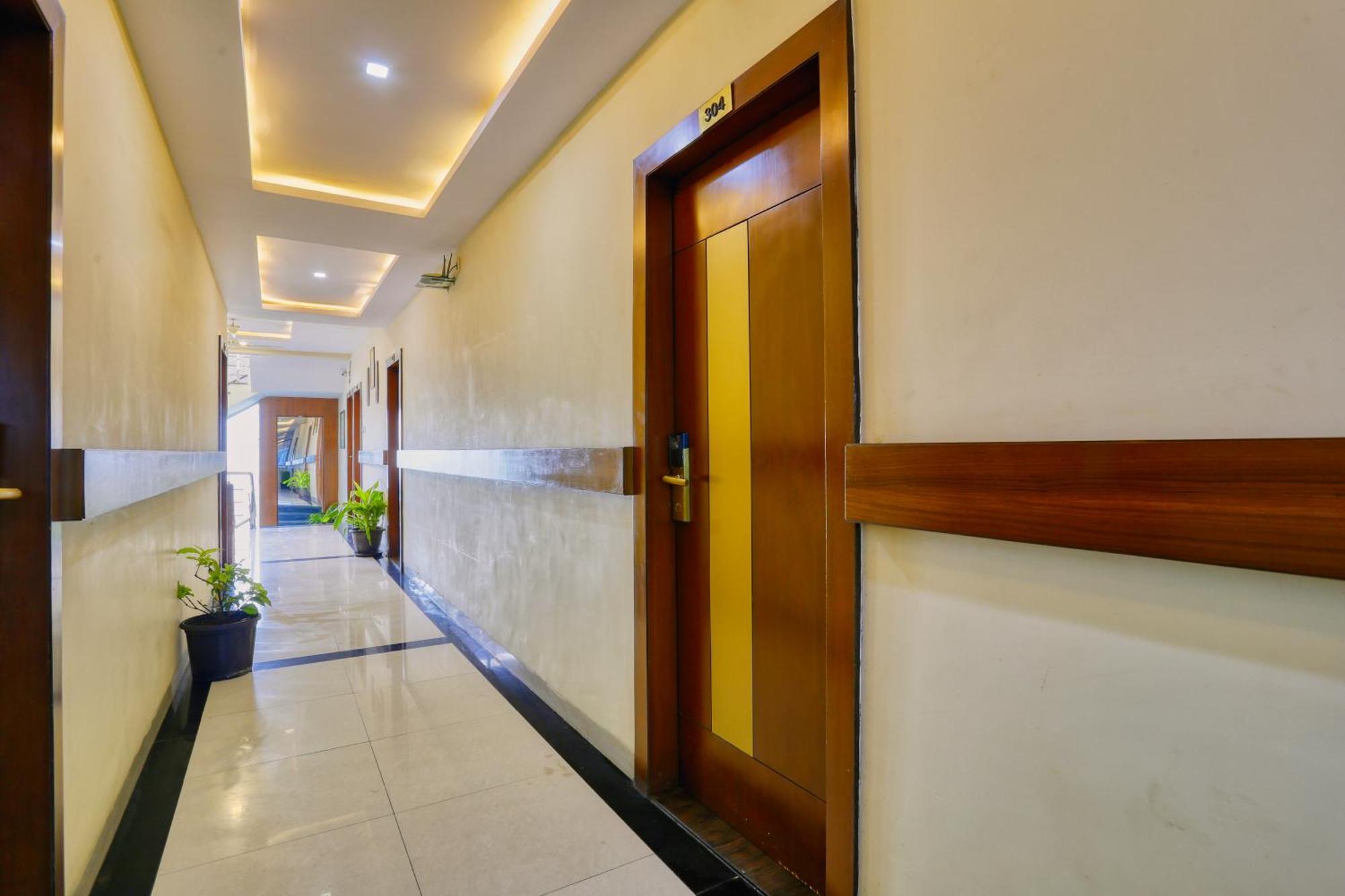 The Ashoka Hotel Indore Extérieur photo