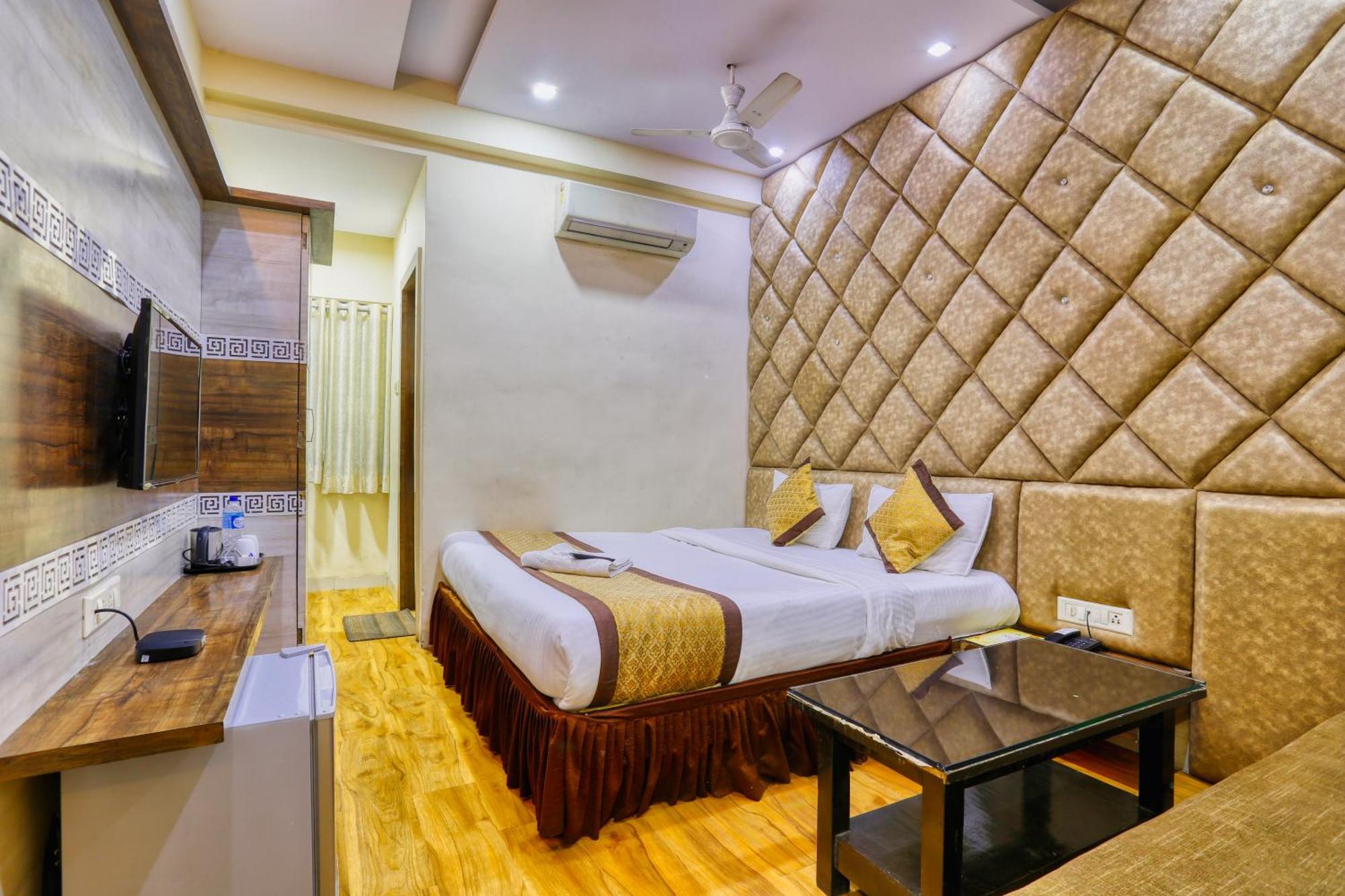 The Ashoka Hotel Indore Extérieur photo