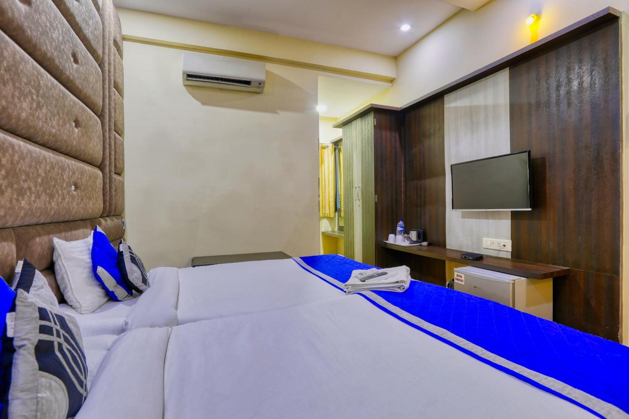 The Ashoka Hotel Indore Extérieur photo