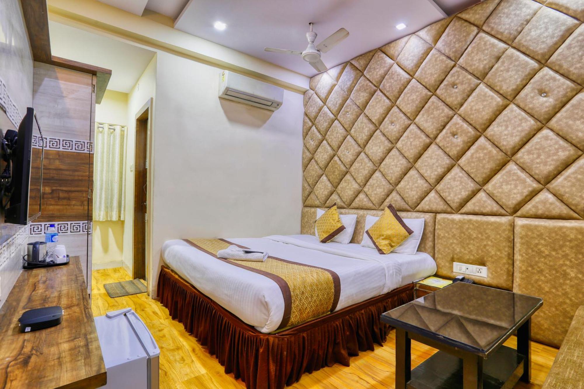 The Ashoka Hotel Indore Extérieur photo